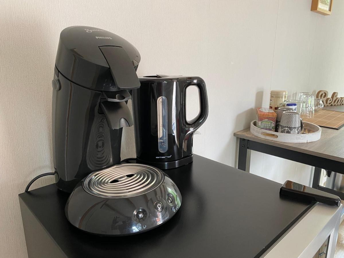 Grosses Doppelzimmer Mit Eigenem Bad Und Kuehlschrank, Frisch Saniert Friedrichskoog Bagian luar foto