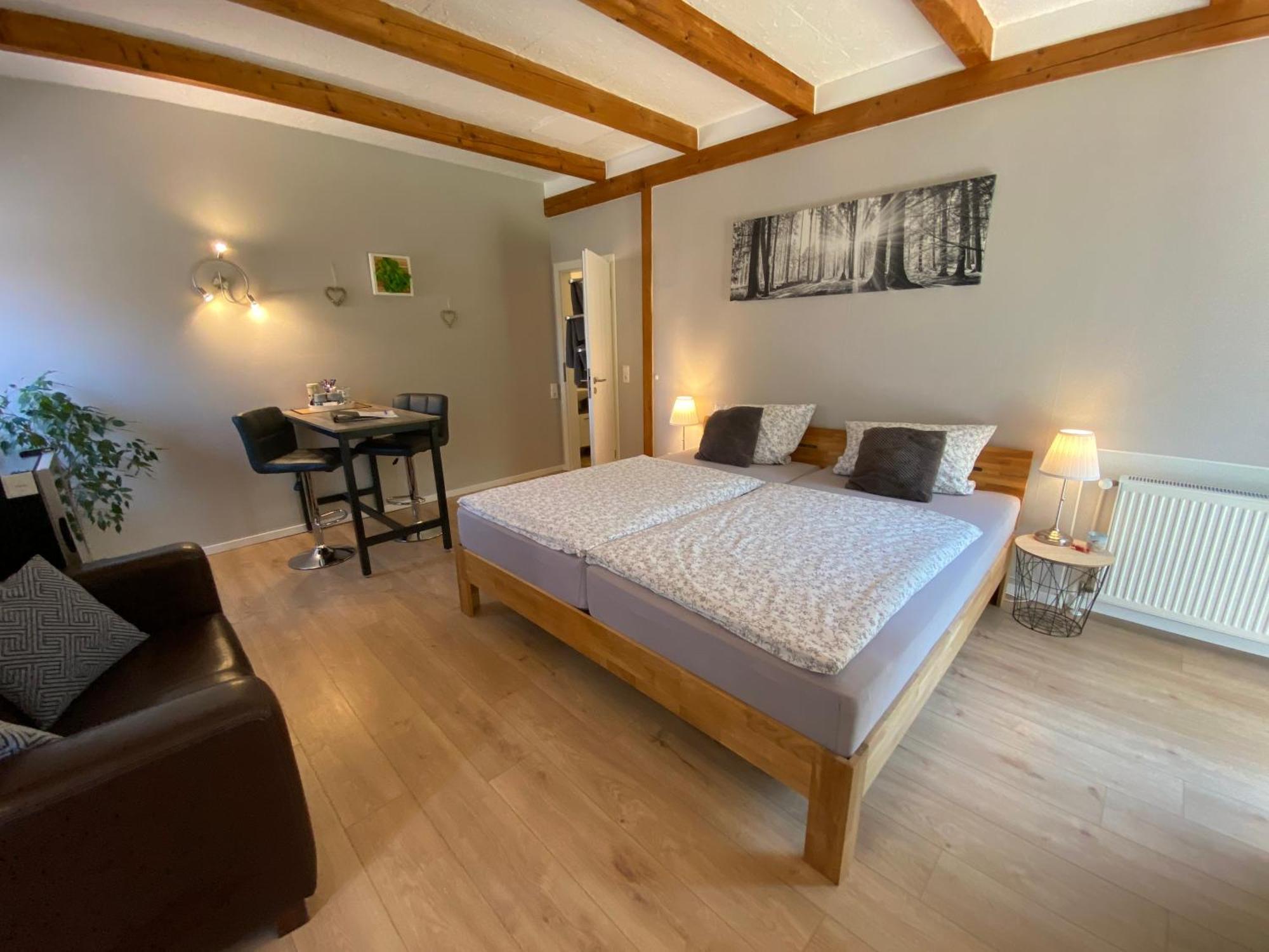 Grosses Doppelzimmer Mit Eigenem Bad Und Kuehlschrank, Frisch Saniert Friedrichskoog Bagian luar foto