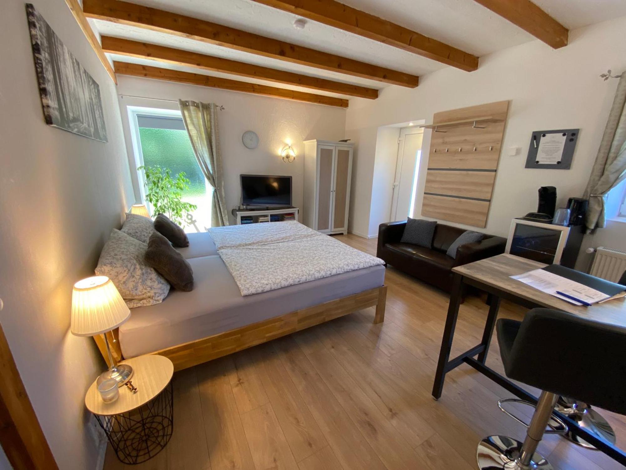 Grosses Doppelzimmer Mit Eigenem Bad Und Kuehlschrank, Frisch Saniert Friedrichskoog Bagian luar foto